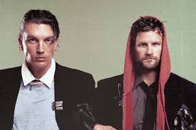 LANY adalah band pop asal Amerika Serikat yang dikenal dengan lagu-lagu romantis seperti ILYSB dan Malibu Nights. Uji pengetahuanmu tentang perjalanan karier, album, dan fakta menarik LANY dalam trivia ini!