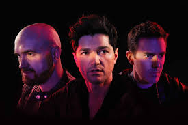The Script adalah band pop rock asal Dublin, Irlandia, yang telah memikat jutaan penggemar di seluruh dunia dengan lagu-lagu penuh emosi dan lirik yang menyentuh hati. Dikenal melalui hits seperti "Breakeven", "The Man Who Can't Be Moved", "Hall of Fame", dan "Superheroes", The Script berhasil membangun karier internasional yang gemilang. Ikuti trivia ini dan uji seberapa baik pengetahuanmu tentang perjalanan, musik, dan fakta menarik dari salah satu band paling populer dari Irlandia!