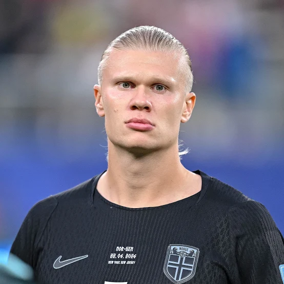 Seberapa kenal kamu dengan Erling Haaland? Uji pengetahuanmu tentang mesin gol asal Norwegia ini, mulai dari perjalanan karier, rekor, prestasi, hingga fakta-fakta menarik yang membuatnya menjadi salah satu striker terbaik di dunia.